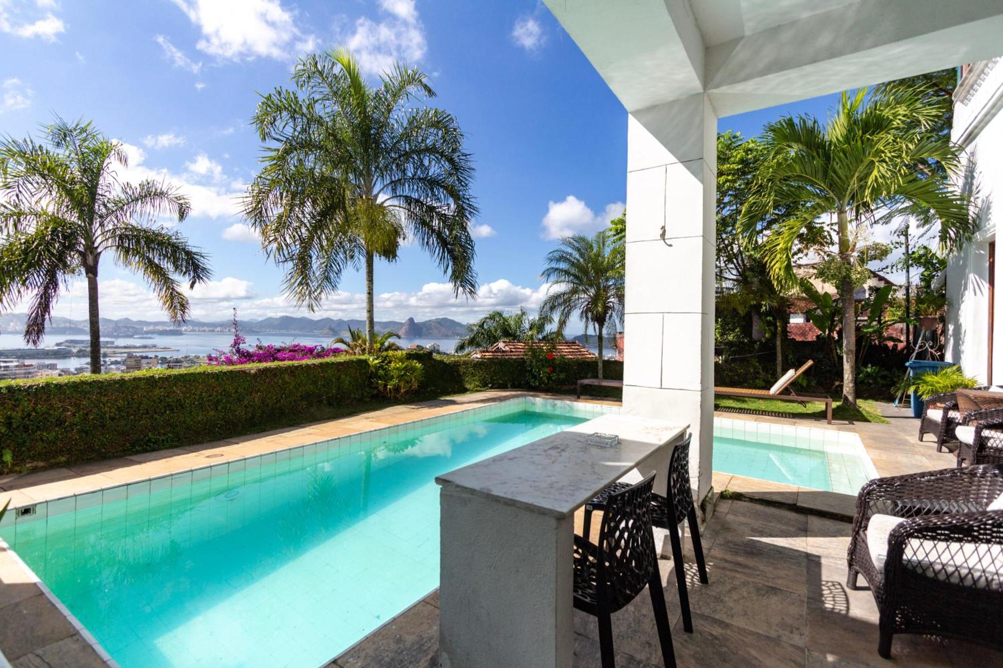 St Teresa Do Porto: Harboursidevilla-seaviews-pool-bbq-starlink-6bedrm Villa *