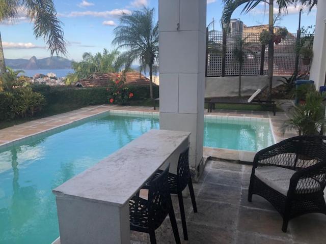 St Teresa Do Porto: Harboursidevilla-seaviews-pool-bbq-starlink-6bedrm *