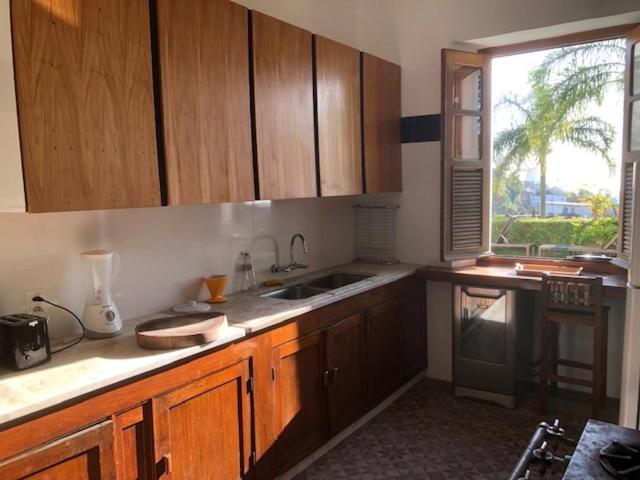 St Teresa Do Porto: Harboursidevilla-seaviews-pool-bbq-starlink-6bedrm *