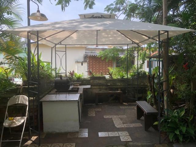 St Teresa Do Porto: Harboursidevilla-seaviews-pool-bbq-starlink-6bedrm Villa Rio de Janeiro