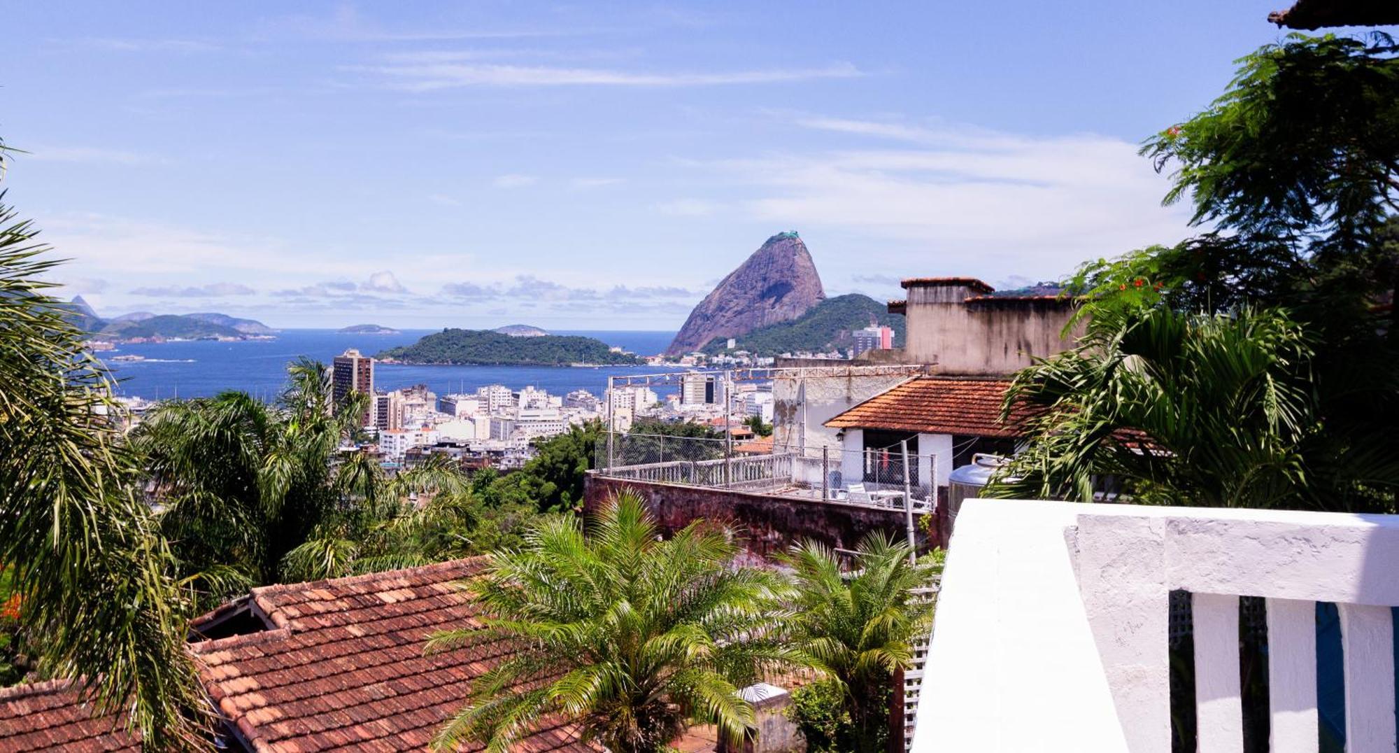 St Teresa Do Porto: Harboursidevilla-seaviews-pool-bbq-starlink-6bedrm Villa