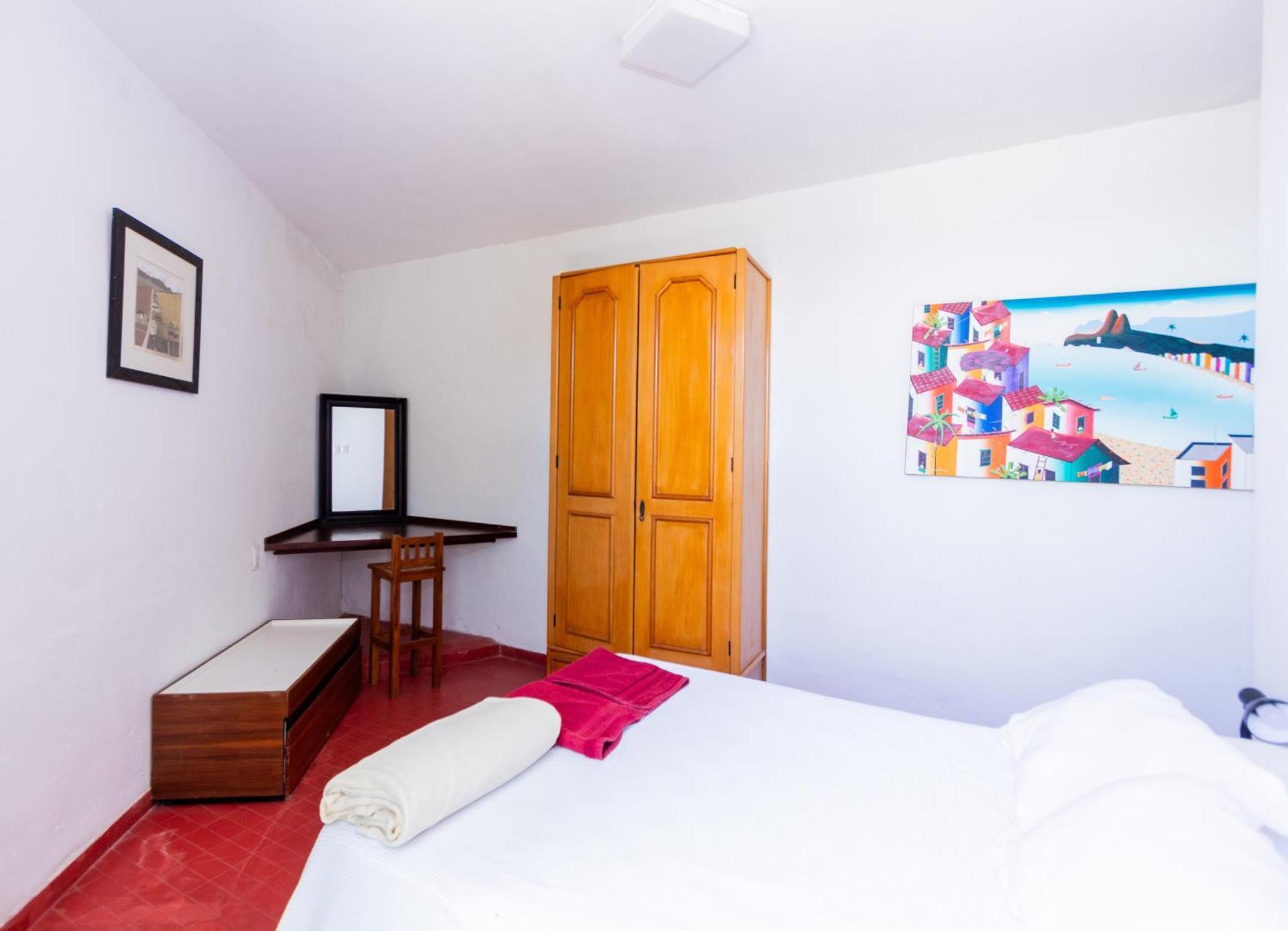 St Teresa Do Porto: Harboursidevilla-seaviews-pool-bbq-starlink-6bedrm Rio de Janeiro