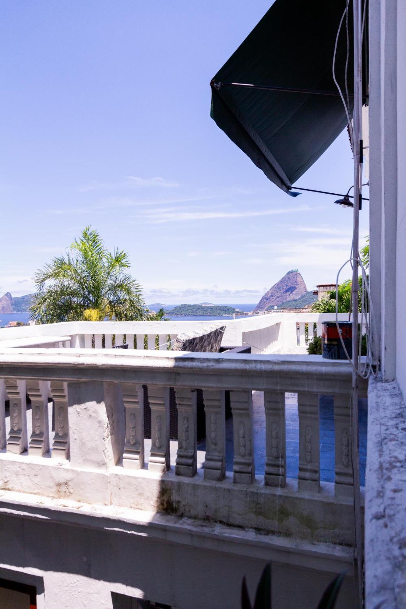St Teresa Do Porto: Harboursidevilla-seaviews-pool-bbq-starlink-6bedrm Villa Rio de Janeiro