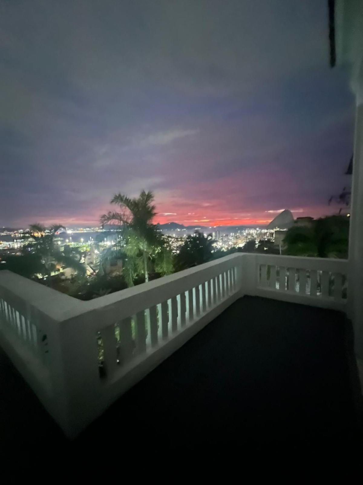 St Teresa Do Porto: Harboursidevilla-seaviews-pool-bbq-starlink-6bedrm * Rio de Janeiro