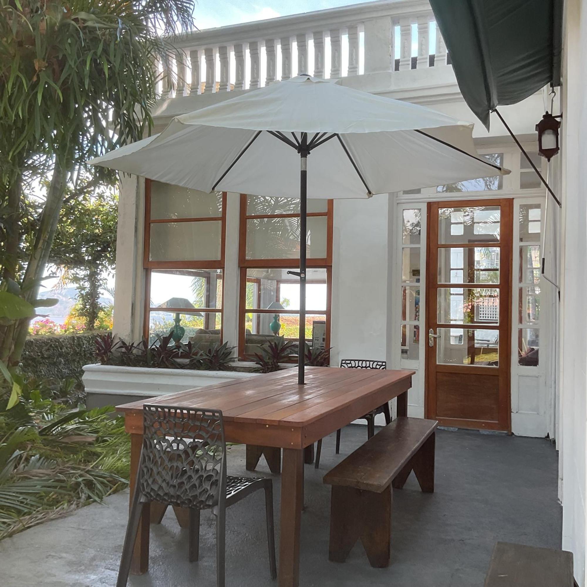 St Teresa Do Porto: Harboursidevilla-seaviews-pool-bbq-starlink-6bedrm Villa *
