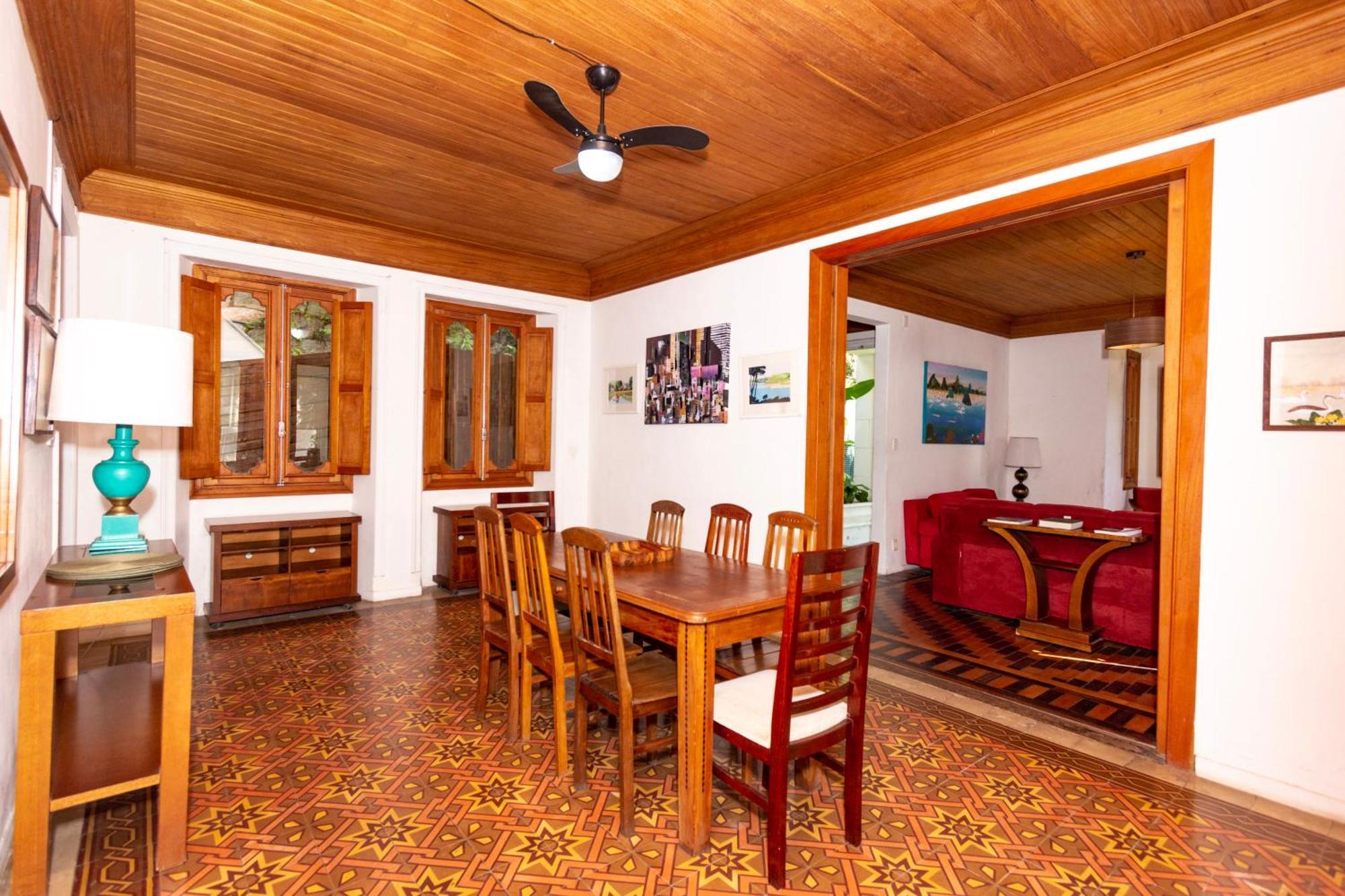 Pousada St Teresa Do Porto: Harboursidevilla-seaviews-pool-bbq-starlink-6bedrm